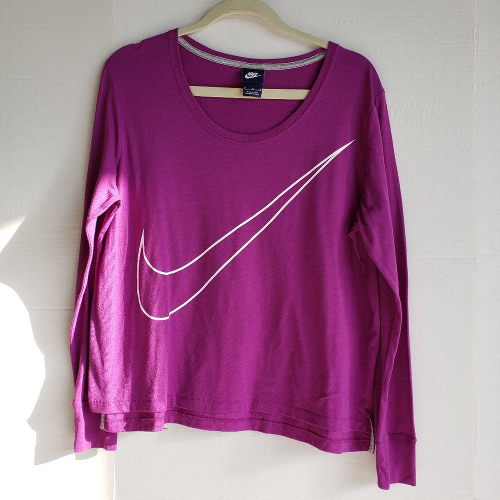 Nike Long sleeve top. Size Medium
